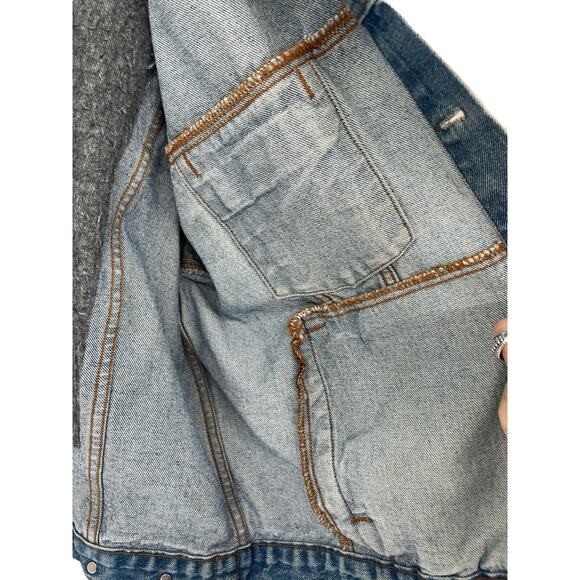 TYCA USA Eagle Jean Jacket Size XL Distressed Blue Denim Embossed Logo Trucker - Picture 13 of 15